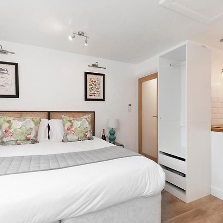 Modern Self Contained Studio Home Cheltenham Eksteriør bilde