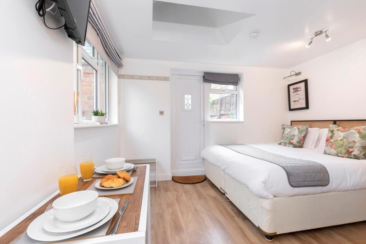Modern Self Contained Studio Home Cheltenham Eksteriør bilde