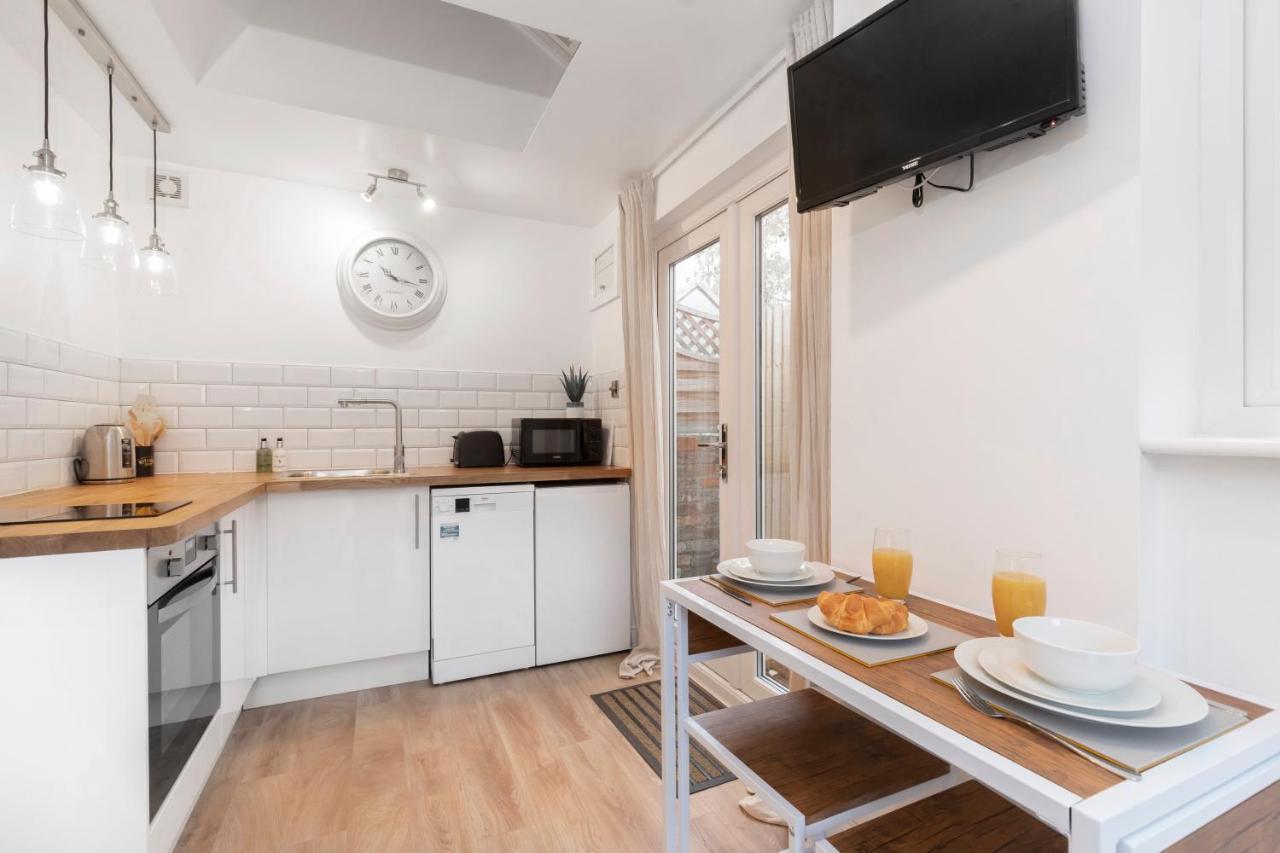 Modern Self Contained Studio Home Cheltenham Eksteriør bilde