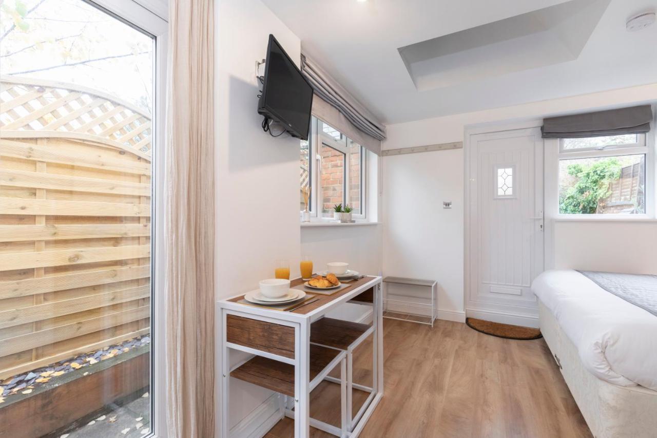 Modern Self Contained Studio Home Cheltenham Eksteriør bilde